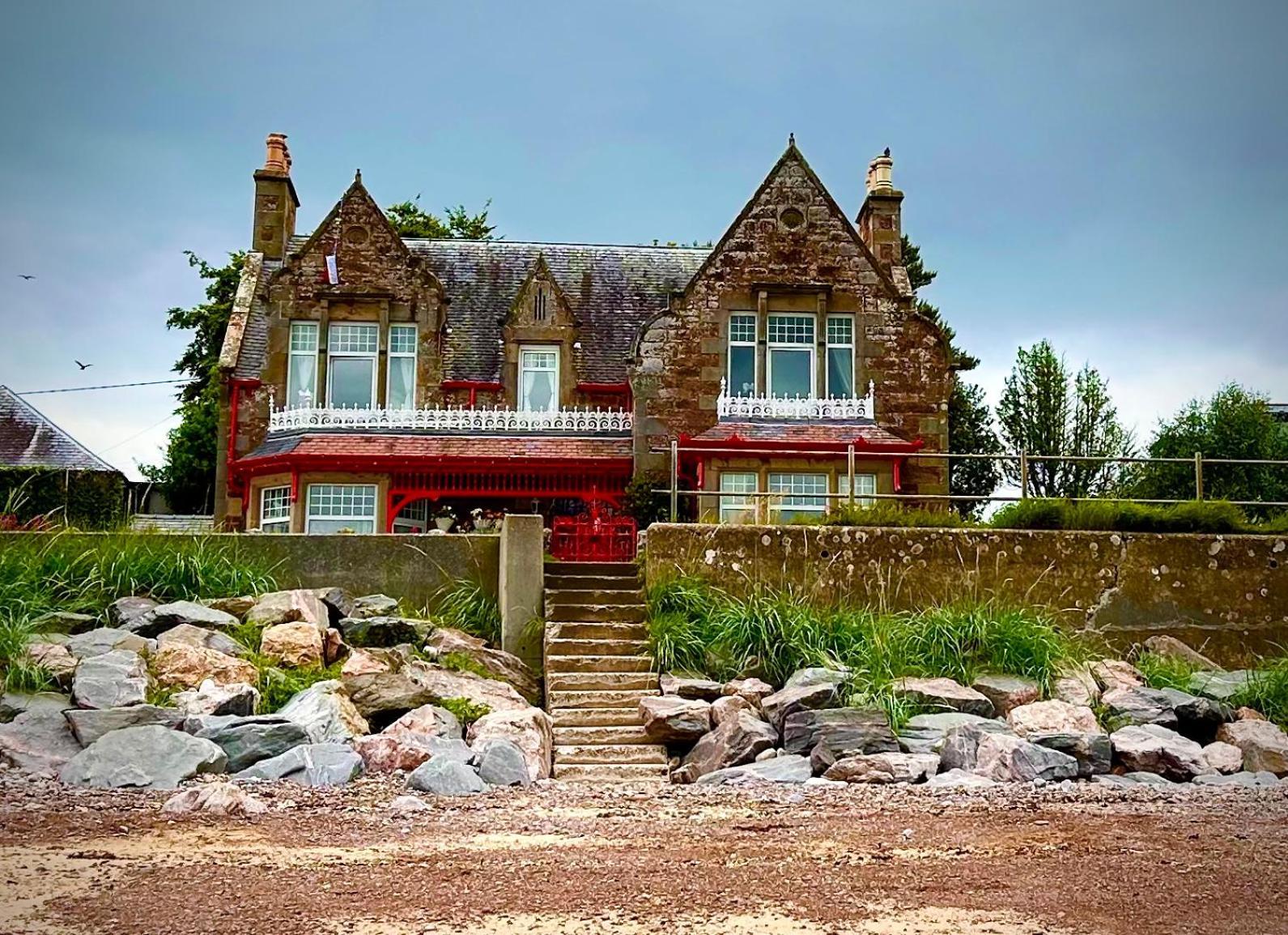 Tigh Na Mara Guest House Rosemarkie- Breakfast Optional Exterior photo